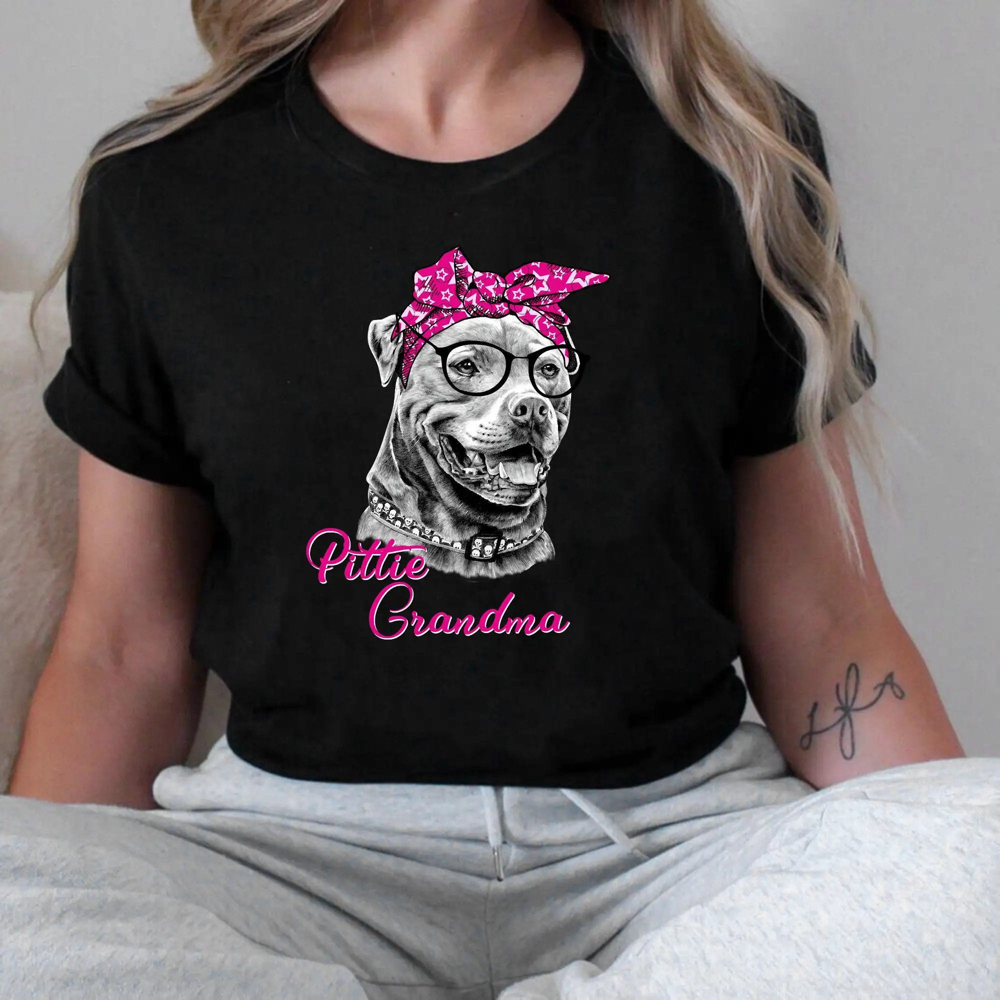 Pittie Grandma T Shirt Cute Funny American Pitbull Dog Mom Mama for