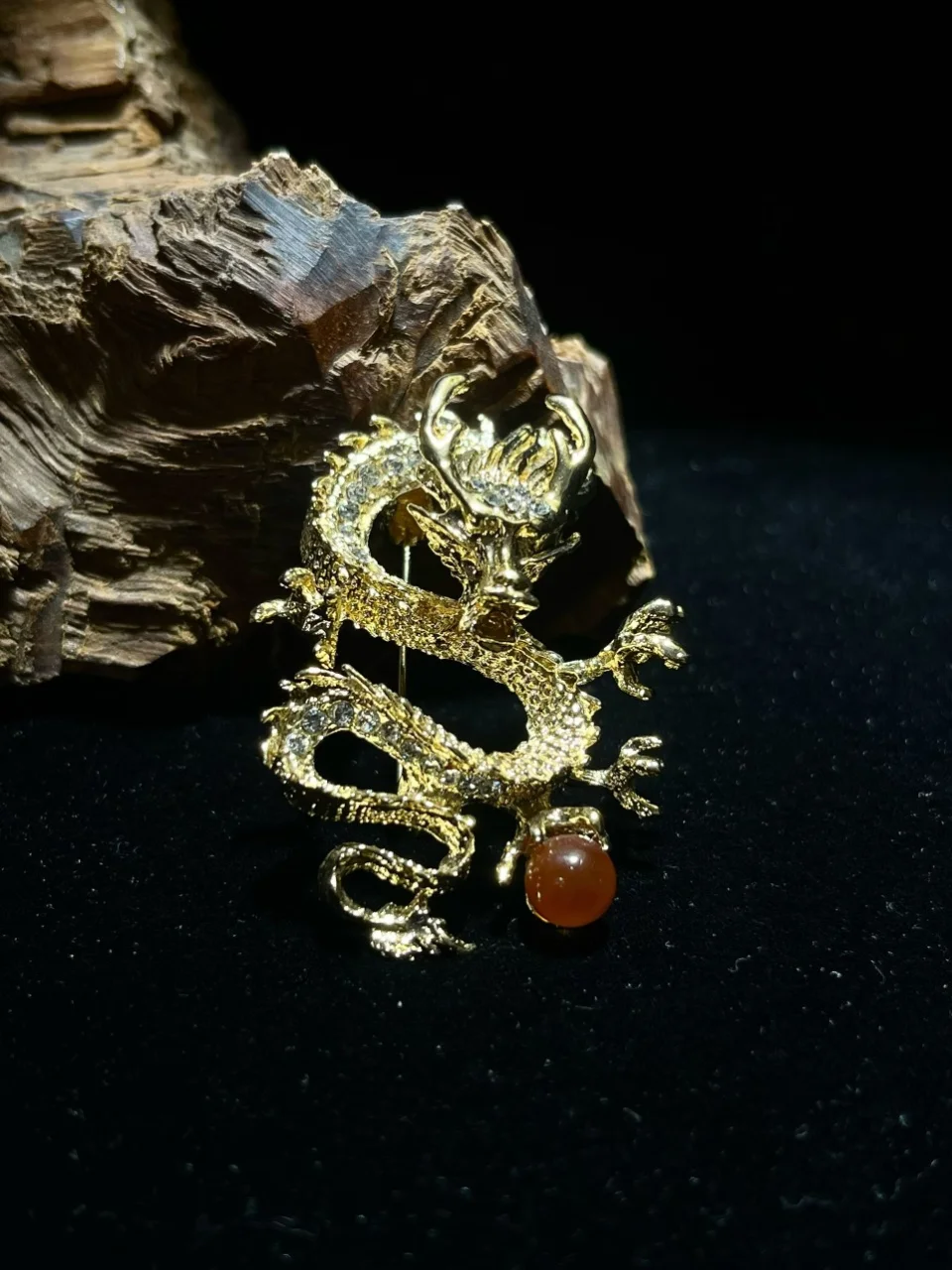 Certificated Natural Baltic Brown Amber Snake Brooches For Women Men Unisex Real Organic Gemstone Bee Horse Tiger Pin Accessory