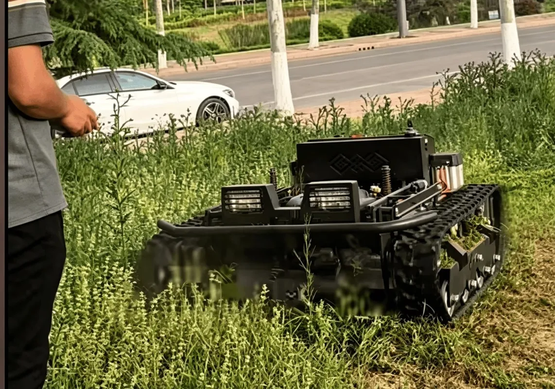 Track Drive Lawn Mower 800 mm Cutting Width Remote Control for Orchard Slope Terrain Professional Industrial Use Durable Gear