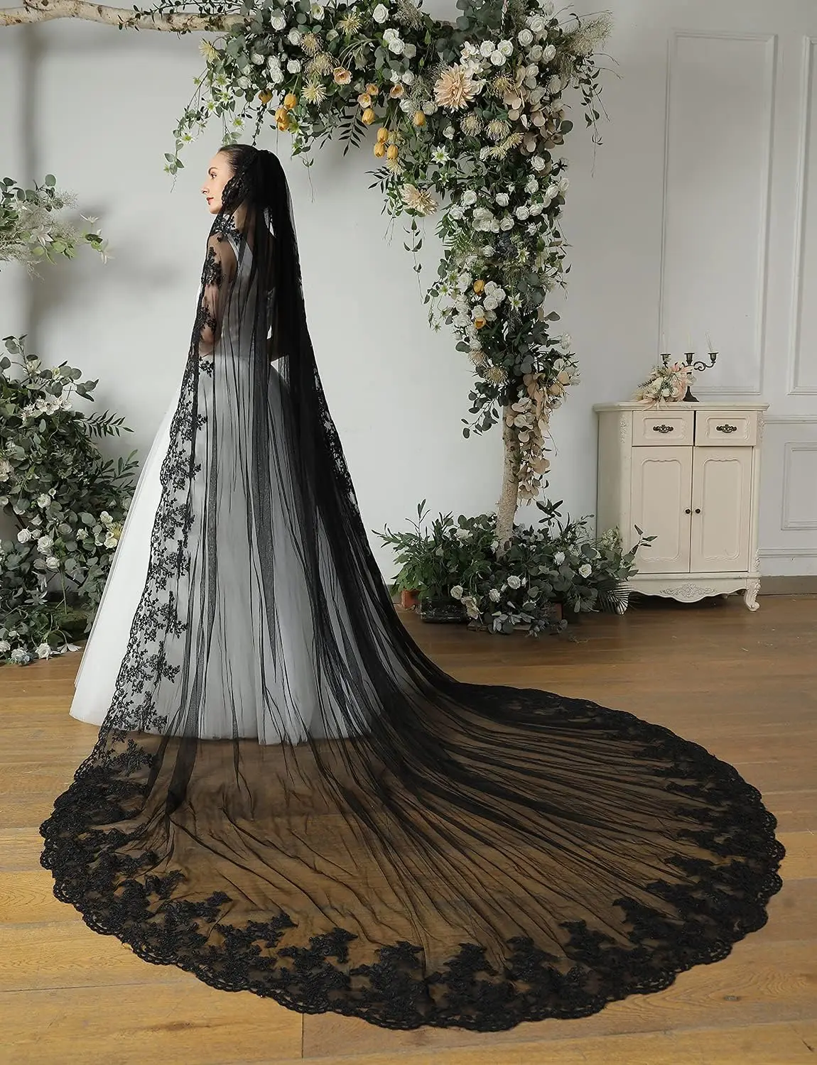 

Womens 1 Tier Cathedral Veil Length Black Wedding Dress Bridal Veil With Comb