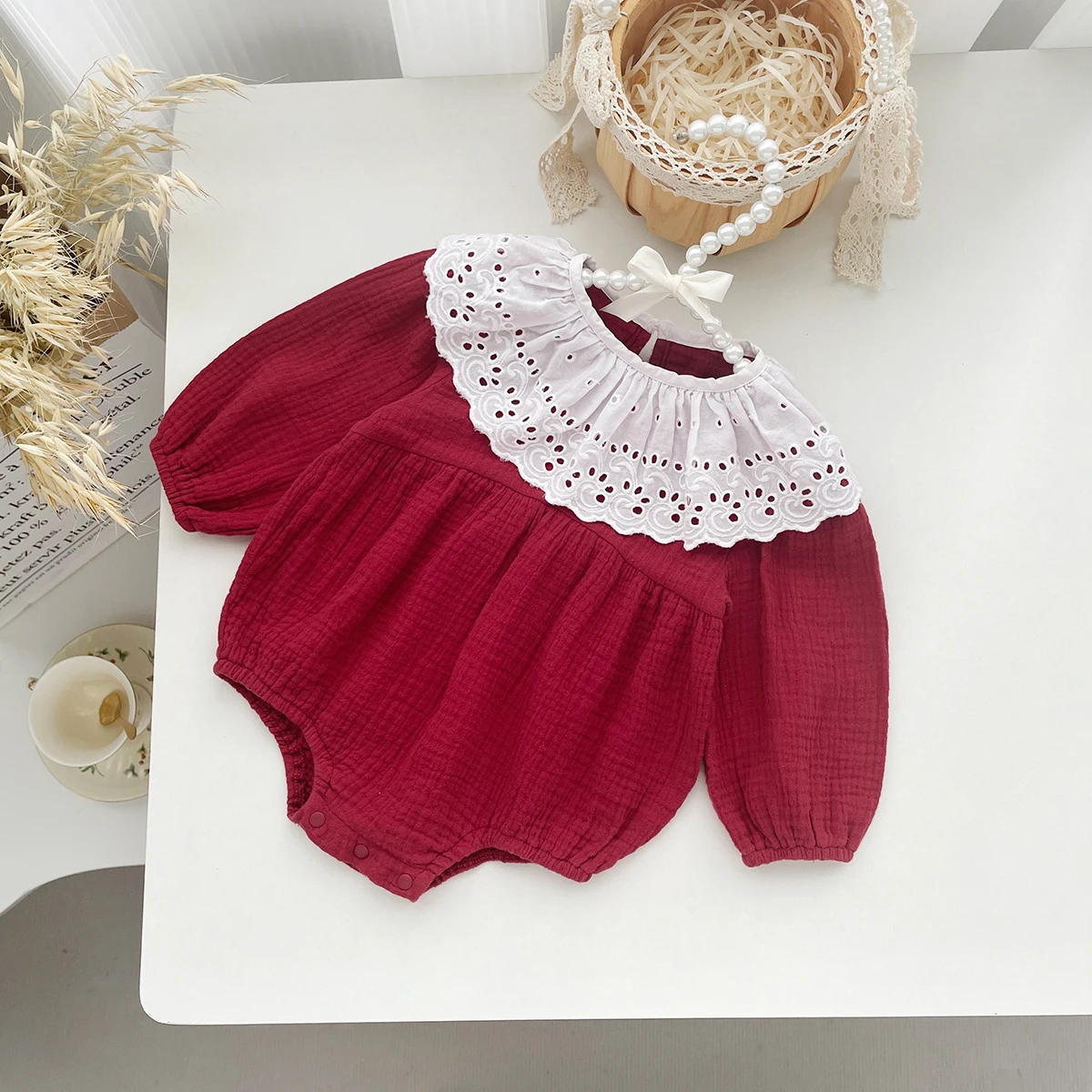 0-2 Years Old Baby Girls Jumpsuit Newborn Baby Cotton Red Long Sleeved Lace Collar Romper Autumn Baby Bodysuit