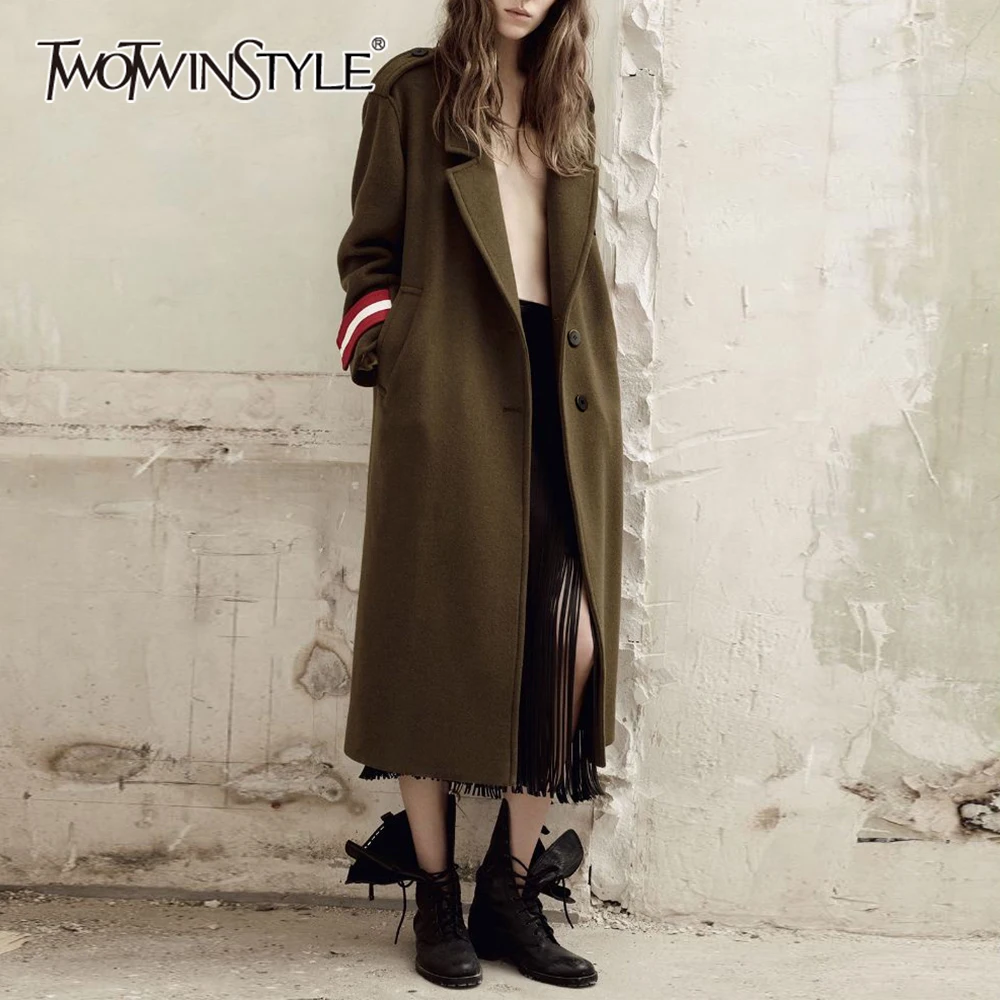 

TWOTWINSTYLE однотонные сращенные пуговицы для похудения для женщин, лацканы с длинными рукавами, лоскутные карманы, темпераментный женский модный стиль, новинка