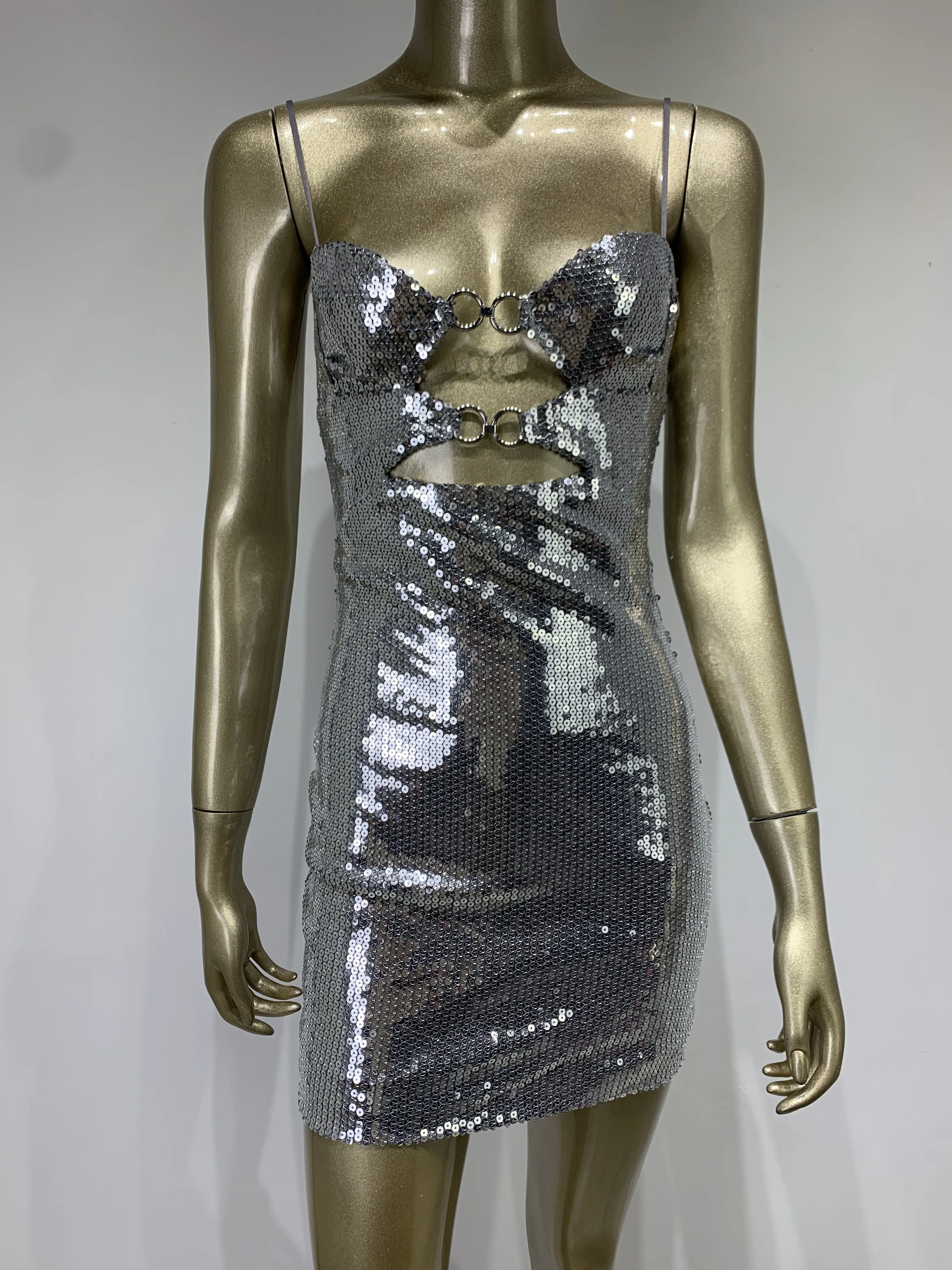 Donne estate moda Sexy senza maniche maglia paillettes argento scintillante Mini vestito aderente 2024 elegante vestito da spettacolo teatrale del