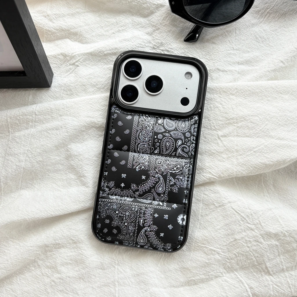 Funda de tela con patrón de Paisley de estilo étnico creativo, funda de teléfono acolchada para iPhone 17 16 15 14 12 11 Pro Max Plus Air
