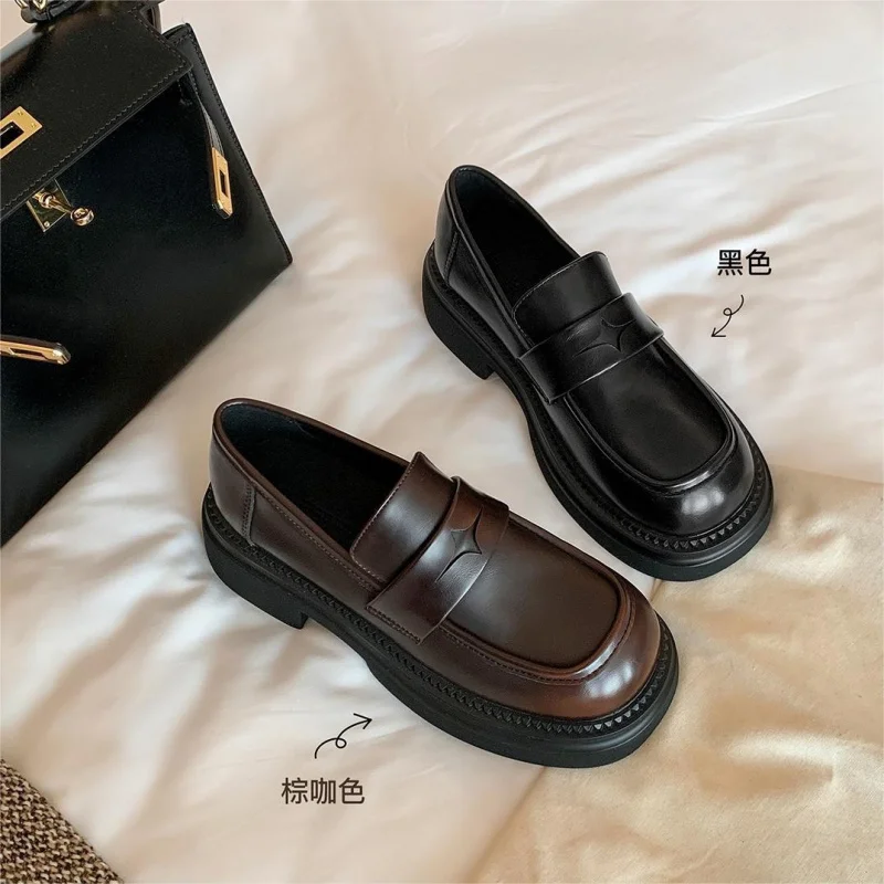 

British-style retro distressed thick-soled slip-on loafers for women in large sizes