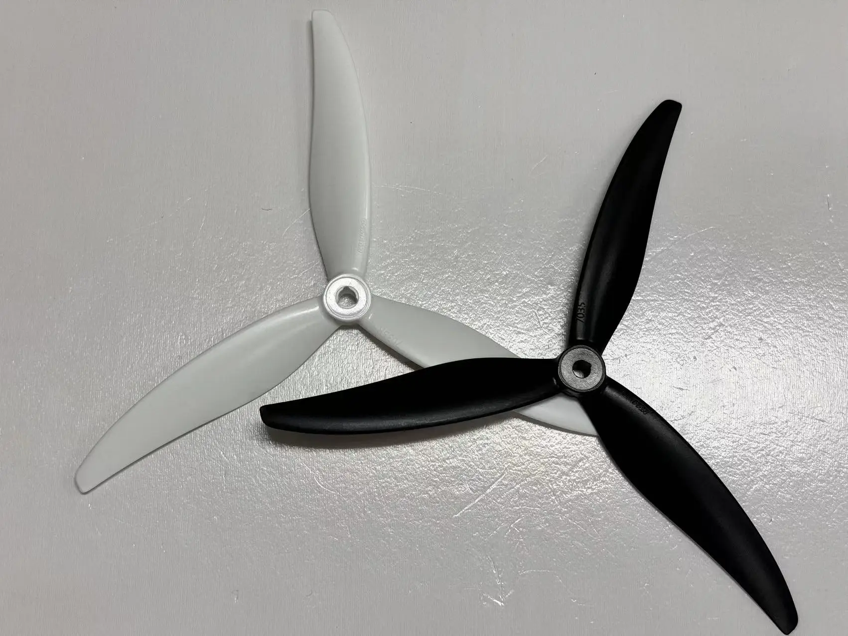 Gemfan Cinelifter 7035 7X3.5X3 3-Blade Reinforced PC Propeller for RC Cinelifter Freestyle 7inch LR7 Drone Replacement DIY Parts