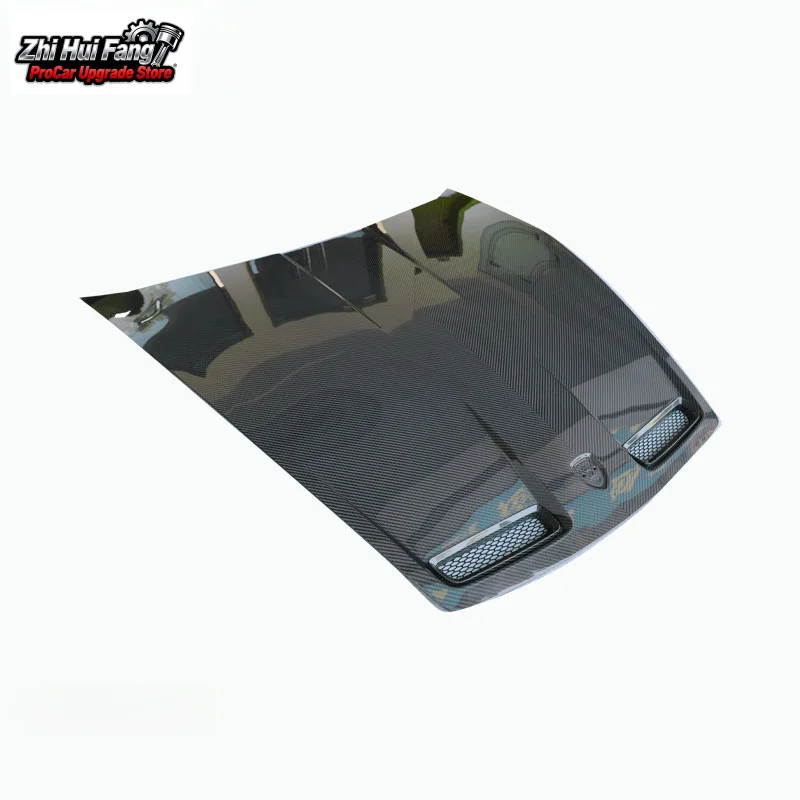 

Suitable for 2019-2021 Porsche 911 992 GT3 Dry Carbon Engine Hood
