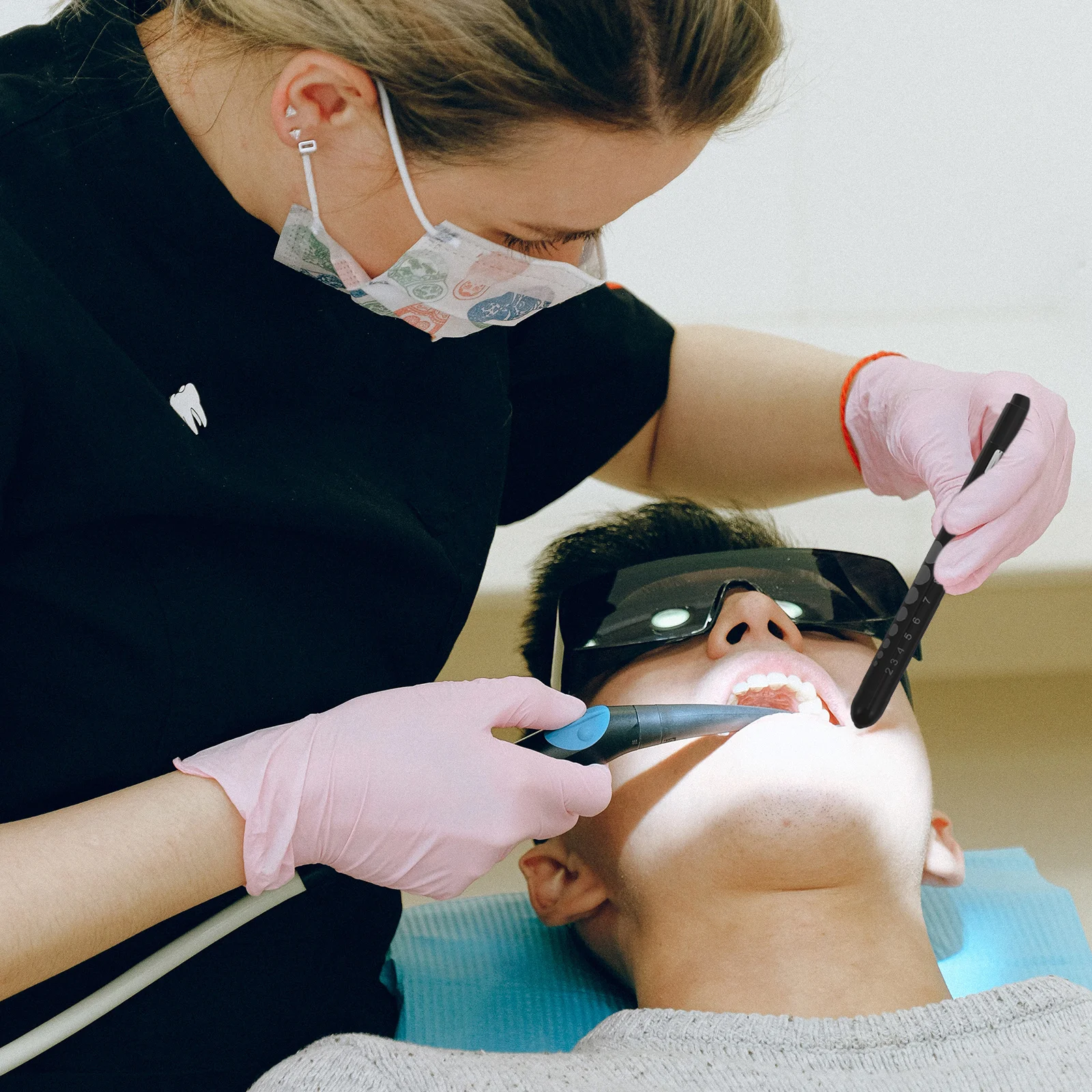 

2pcs Led Inspection Pen Light Black Silver Compact Medical Tool Aluminum Ruler Nurse Gift Hospital Study Equipment