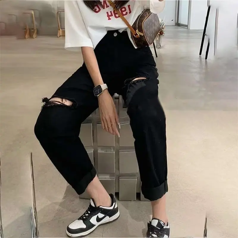 بنطلون جينز ضيق عالي الخصر للنساء صيفي رقيق وفضفاض مرن بفتحات سوداء تسعة نقاط سراويل مستقيمة الساق مقاس صغير