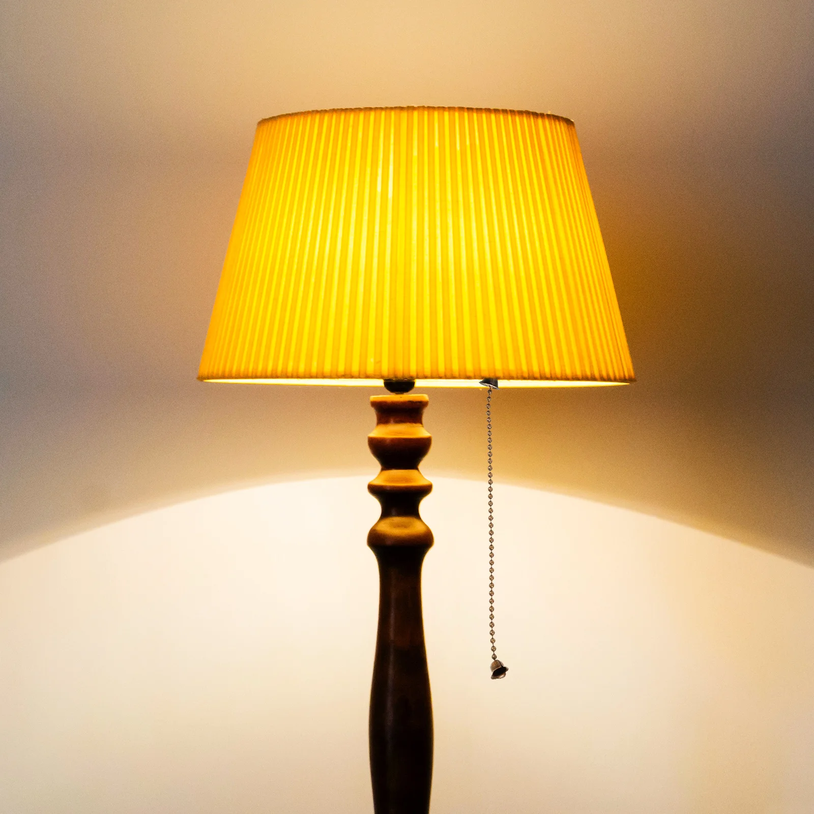 

Pull Chain Lampholder Solid Bakelite Durable Lamp Socket Flexible Angle Adjustable Ceiling Light Holder Practical Lighting