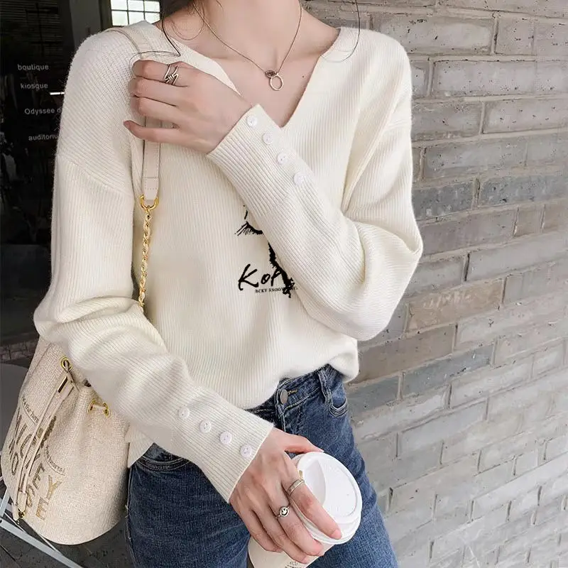 Korean Loose Sweater for Women Autumn and Winter 2024 New Style with Belly Covering V-neck Knit Bottom French Long Sleeves Top