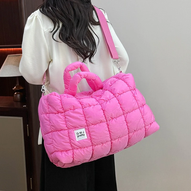 حقيبة Cos Bag المثالية للنساء في الخريف 2025: تجربة حقيقية بعد استخدامها لمدة ثلاثة أشهر
