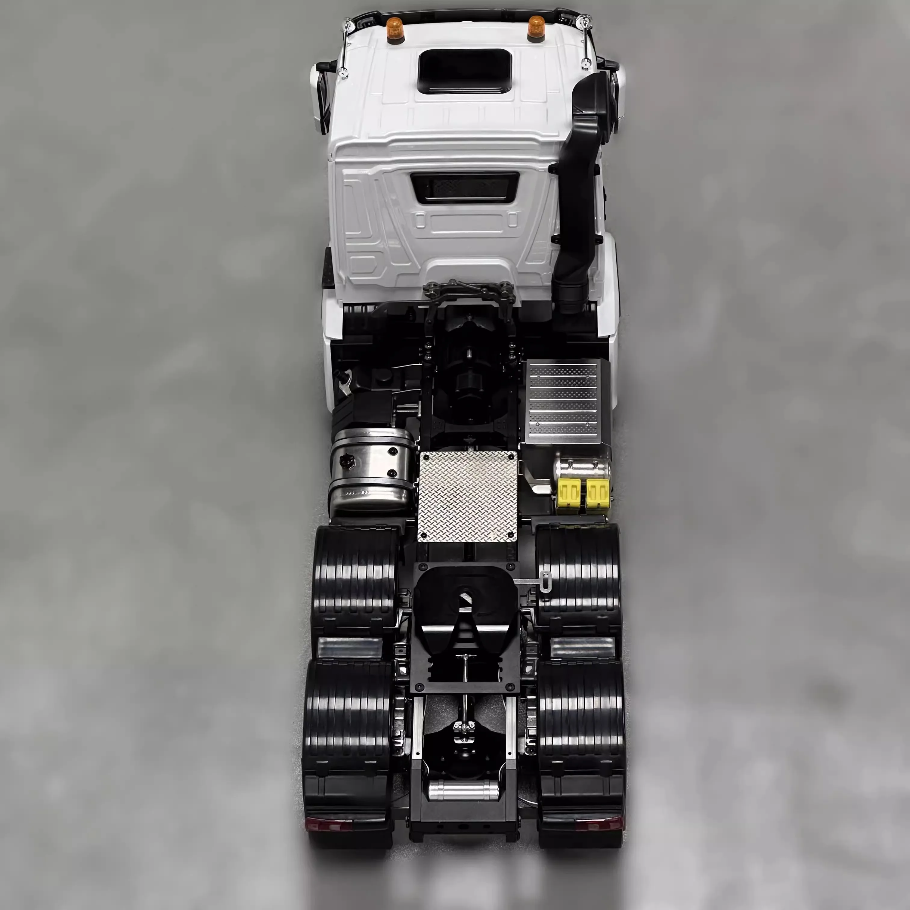 Trailer Tractor 3363 6x6 With Rotating Lights, Sound And Lighting Systems For Benz 1/14 Rc Engineering Remote Control Model image 6