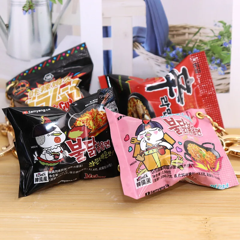 ZAKOL 3pcs Fun Simulation Instant Noodles Keychain Korean Food Bag Pendant Turkey Noodle Creative Bag Accessories Christmas Gift image 2