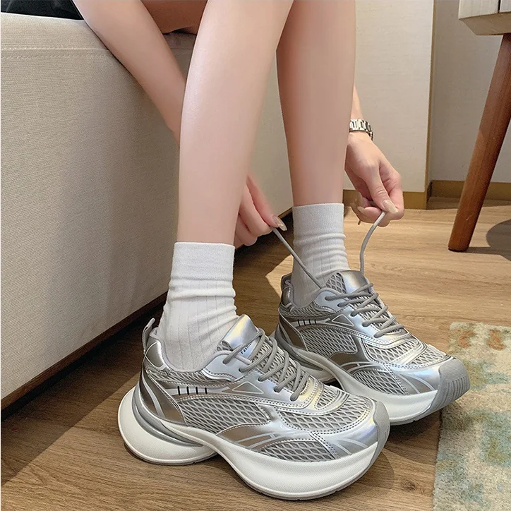

Women's Sports Shoes 2026 New Spring and Autumn Lace Up Breathable Mesh Casual Dad Shoes Thick-soled Lightweight Running Shoes