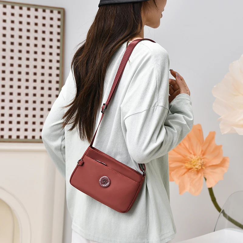 Modische, leichte Umhängetasche für Damen, trendige Schultertasche, Handtasche, vielseitig einsetzbar für den täglichen Gebrauch. – Detail 12