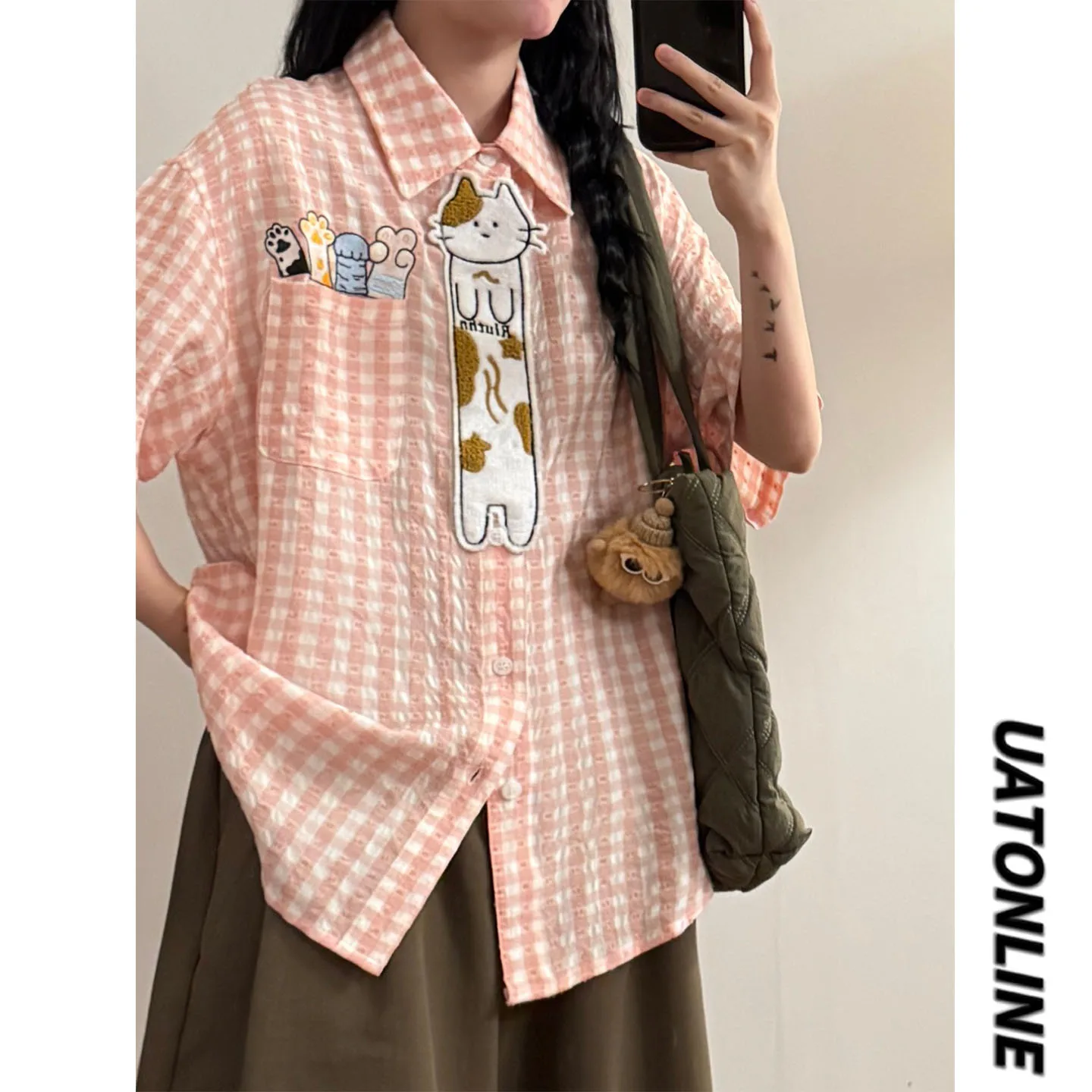 

UATONLINE2026 Summer Japanese Retro Embroidery Plaid Short Sleeve Shirt Loose Fit Neutral Style Women's Fashion Top