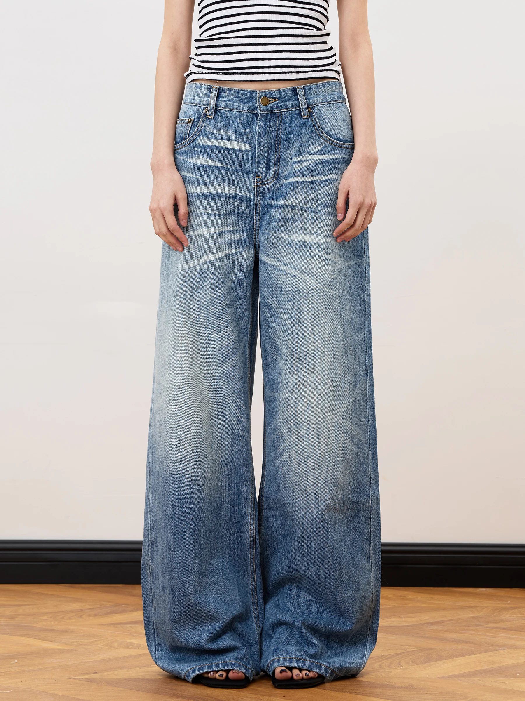 

Blue Wide Leg Loose Fit Jeans Men Women Style A-Line Jeans Retro Washed American Design JUNECUT Blue Denim Pants for All Seasons