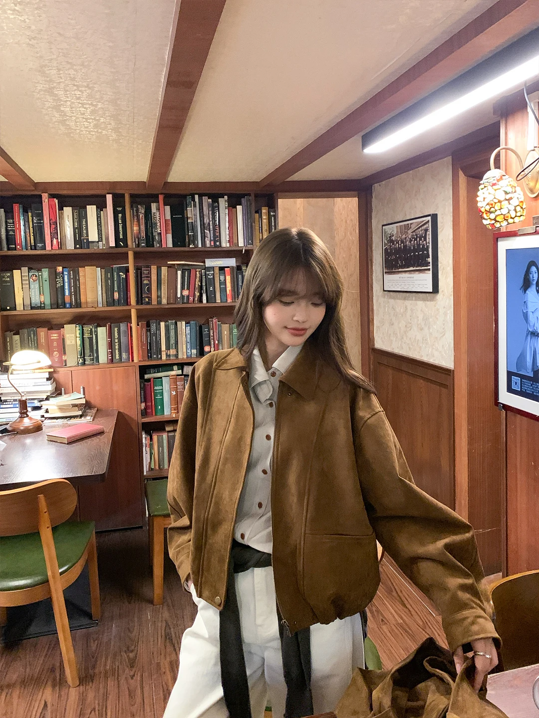 

Женская коричневая кожаная куртка Ele: модная байкерская укороченная куртка в корейском стиле, свободного кроя, стройнящая фигуру, для осени 2025 года