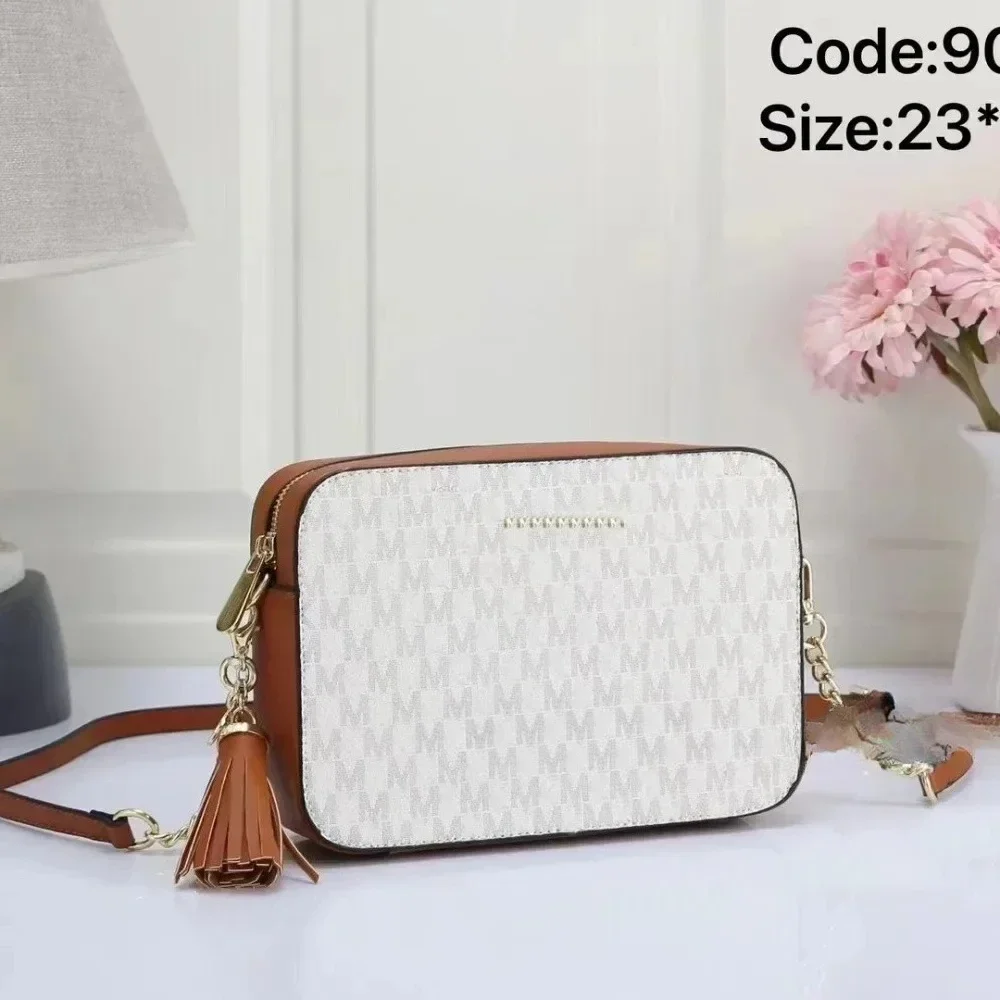 بيتي كيس ريترو روند، كيس أن باندولير بسيط، ليجر وديكونتراكت، أن لا وضع و luxueux، نمط نوفو #3