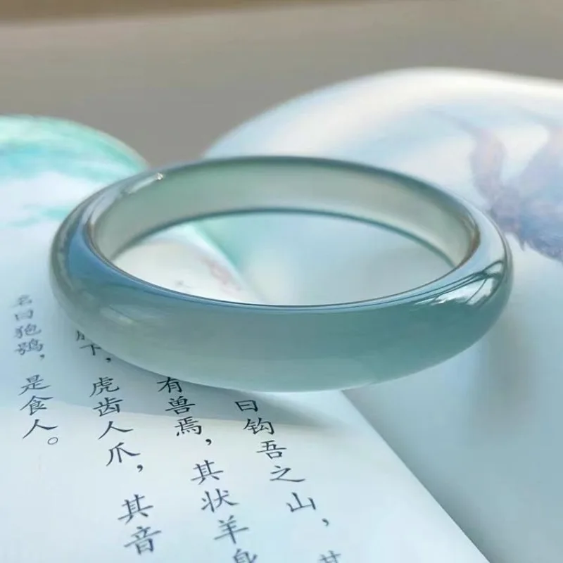 

New Natural High Ice Blue Agate Chalcedony Bracelet, Elegant, Fresh and Versatile