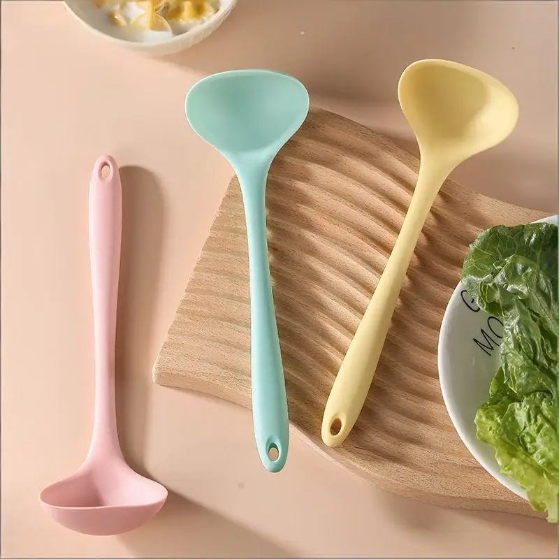 Cuchara de silicona de mango largo para sopa, cucharas grandes para ramen, cuchara para polvo de arroz, utensilios de cocina japoneses Kawaii