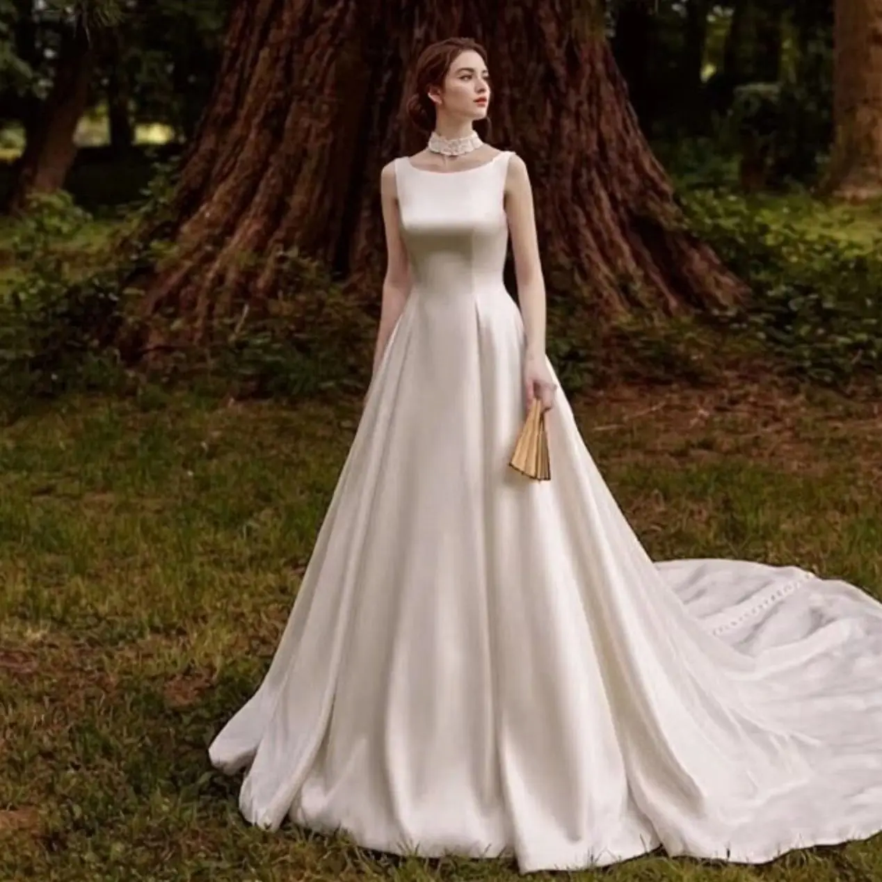 Sheer 2026 Women' S Elegant Wedding Dress Simple Boat Neck Bridal Gown with Button Cowl Back Satin A-Line Wedding Gowns