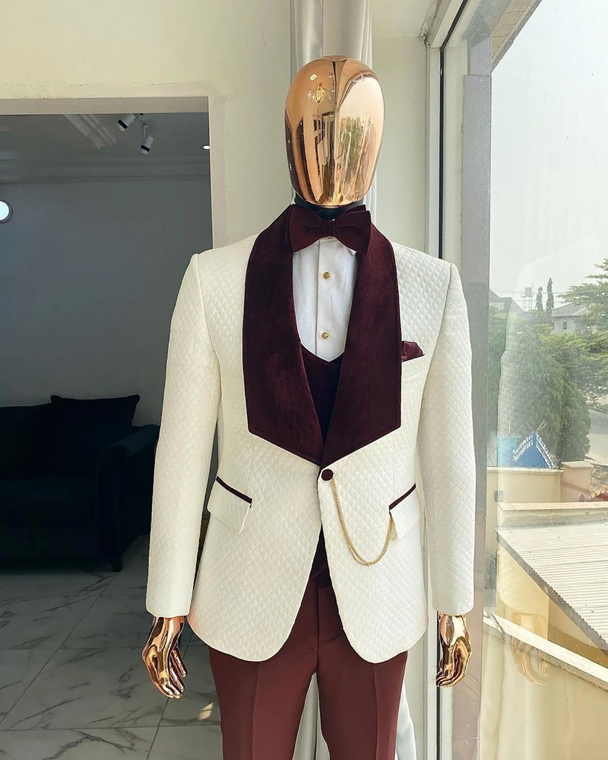 Burgundy Men's Suits Tailor-Made 3 Pieces White Blazer Vest Pants Velvet Sheer Lapel Tuxedo Modern Wedding Plus Size Customized