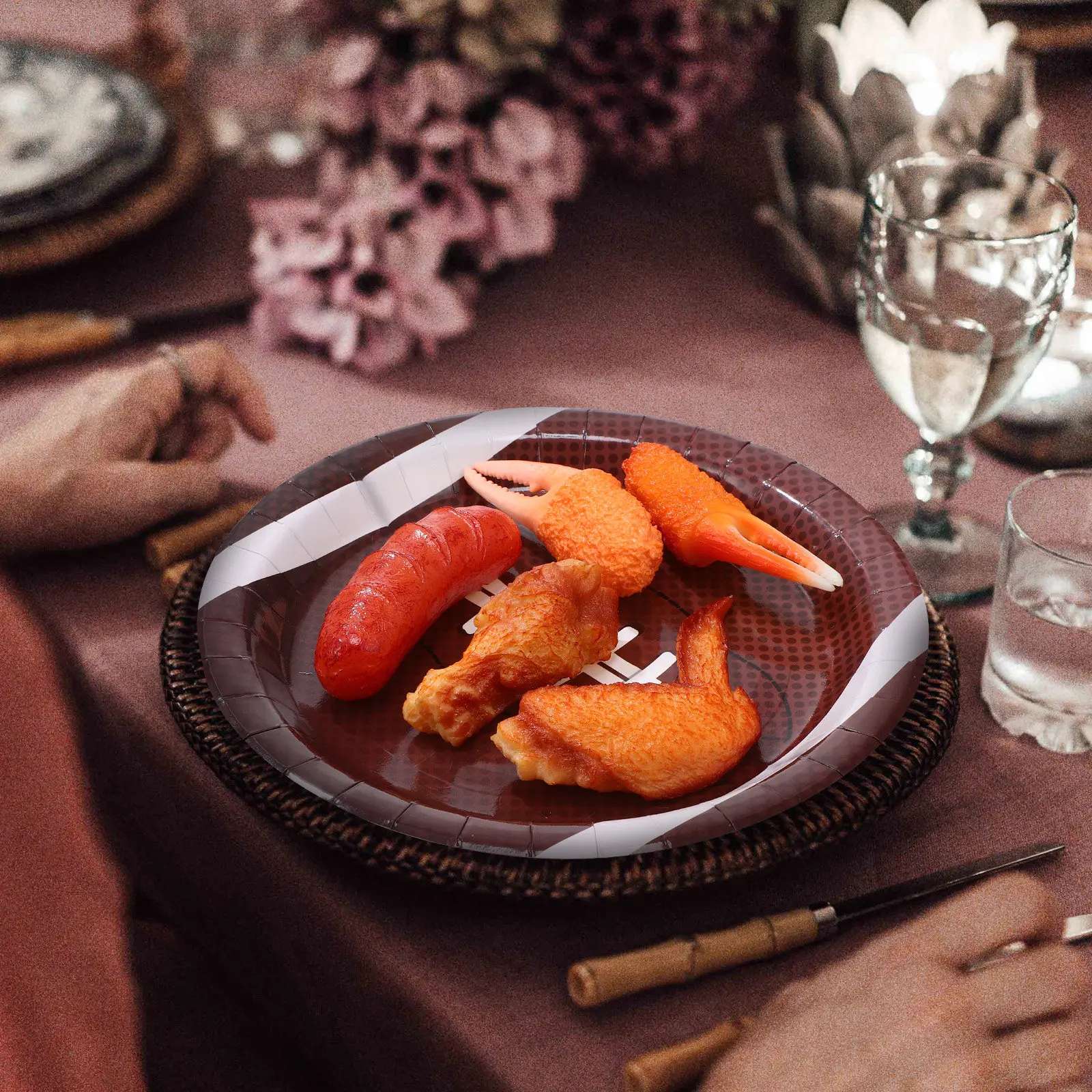 

96 шт. бумажных тарелок в футбольном стиле, креативные, в форме мяча, надежные и прочные, для любителей спорта, на дни рождения, праздники, пикники, для сервировки