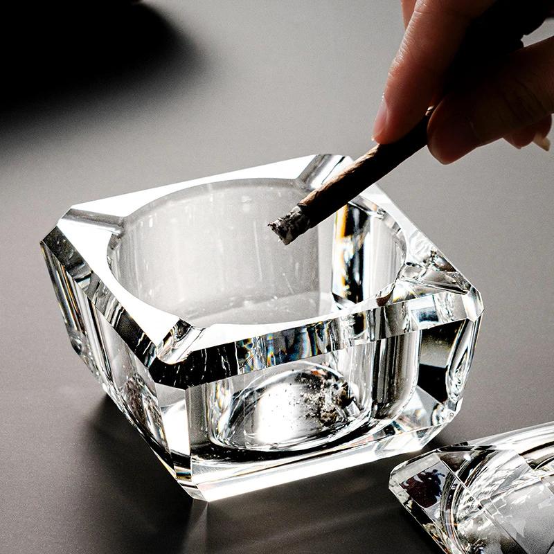 Light luxury high-end crystal covered ashtray, home bar club windproof, fly ash proof, smoke proof ashtray