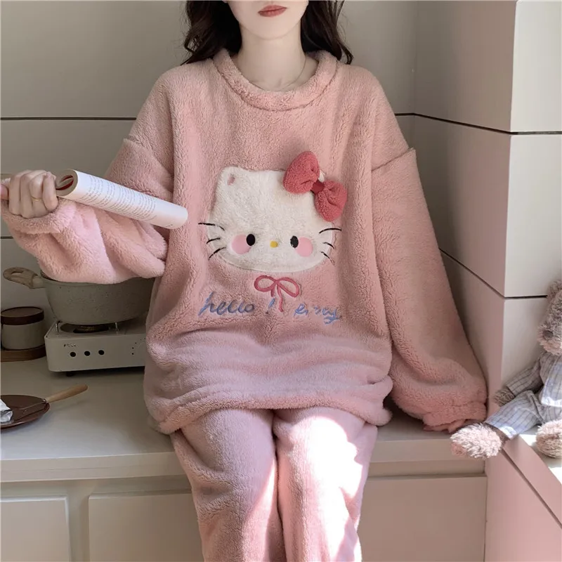 كارتون لطيف مرحبا كيتي الشتاء أفخم ثوب النوم السراويل دعوى Kawaii المرأة الدافئة سميكة منامة مجموعة الفتيات طالب Homewear