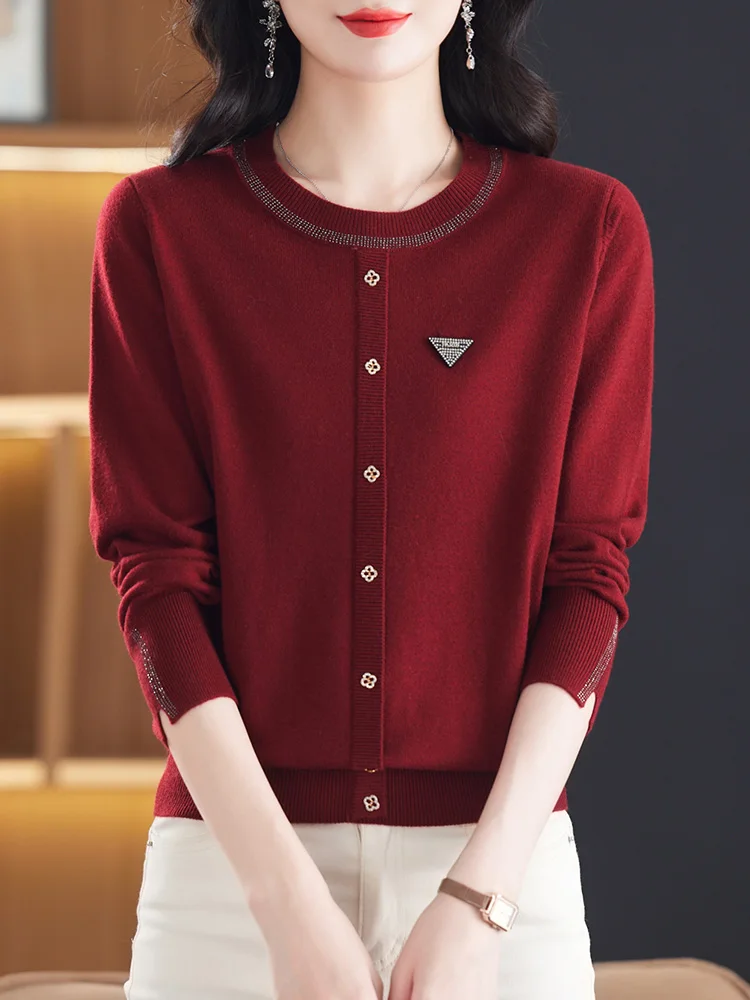 

Red Knitted round Ne Base irt Trendy Inner Wear Autumn Clothes New 2025 Women's Mid-Age Sweater Comfortable Loose Fit