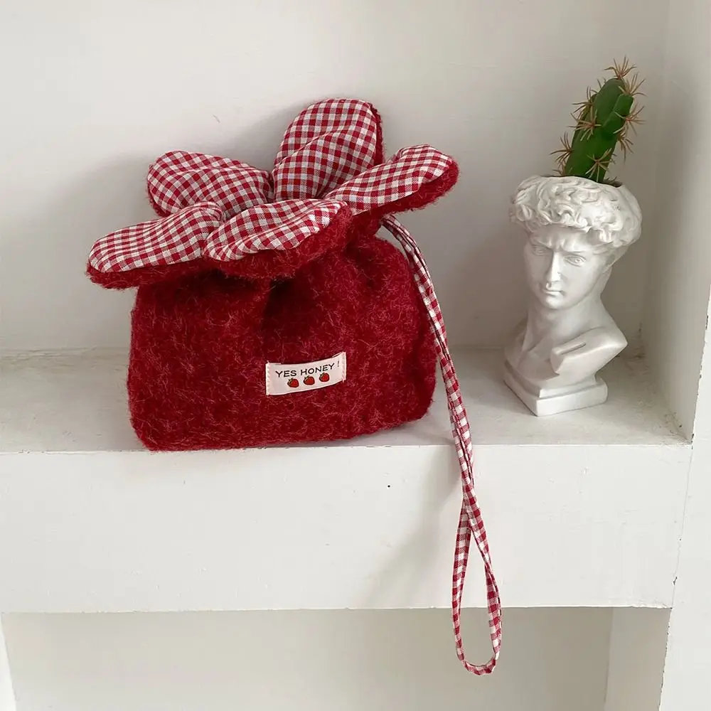 

Bundle Pocket Plush Flower Drawstring Bag Korean Style Storage Bag Small Crossbody Bag Portable Cloth Shoulder Bag Student