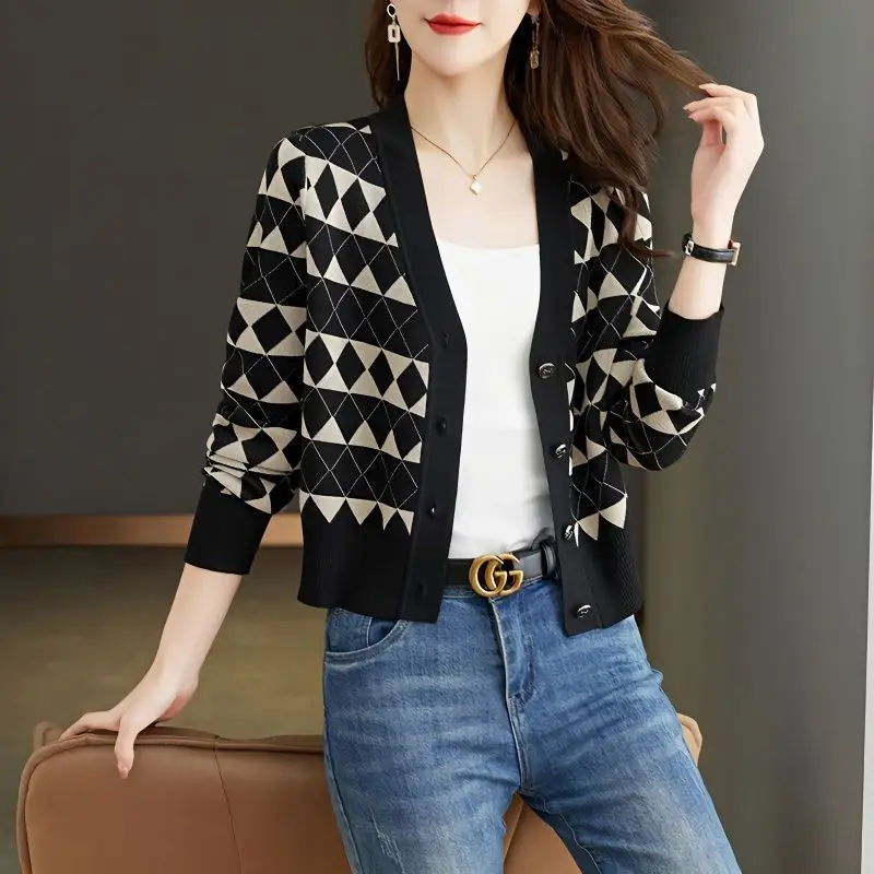 Vintage Buttons Temperament Knitting Cardigan Ladies Fashion V-neck Long Sleeve Sweater Coat Women Clothing Korean Plaid Top Tee