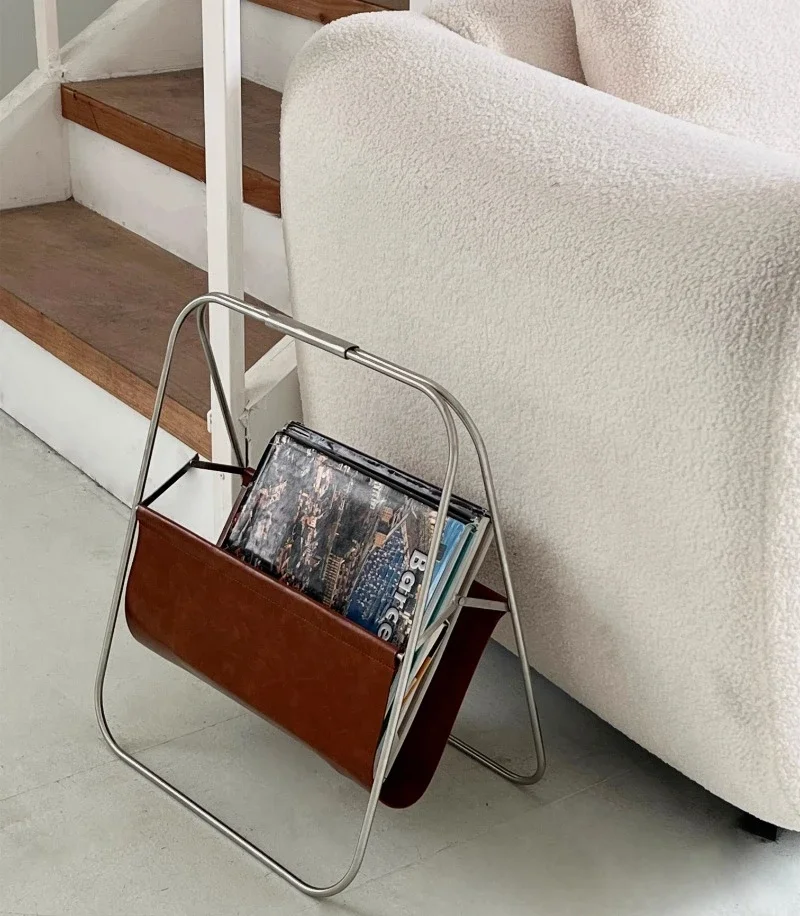 

Magazine rack, modern shooting, leather props, small apartment storage, portable newspaper rack