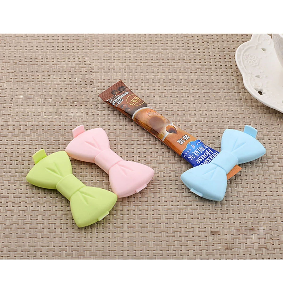 

10pcs Sealing Clips Plastic Bow Knot Design Reusable Food Bag Sealer Clip Milk Powder Salt Oatmeal Assorted Colors