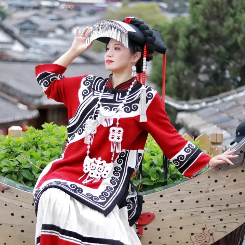 

Ethnic and exotic style clothing red traditional wedding dress for photo shoots