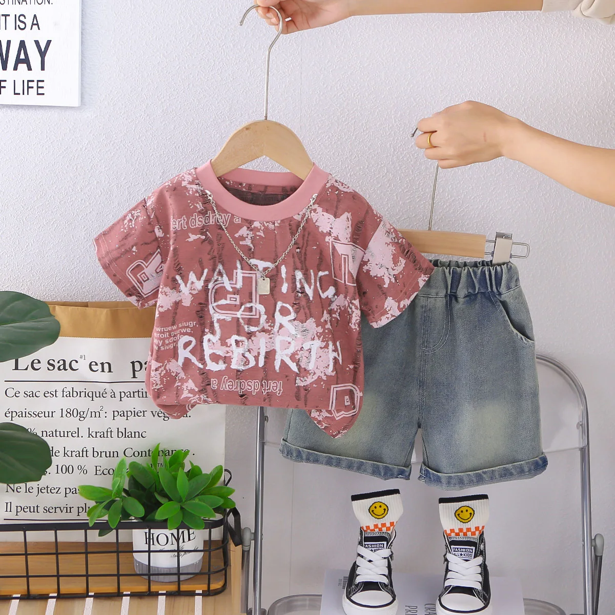 Baby Boys 2PCS Tie-Dye Graphic Print Short Sleeve T-Shirt & Denim Shorts with Necklace Set, Summer Outfit for Daily, Vacation