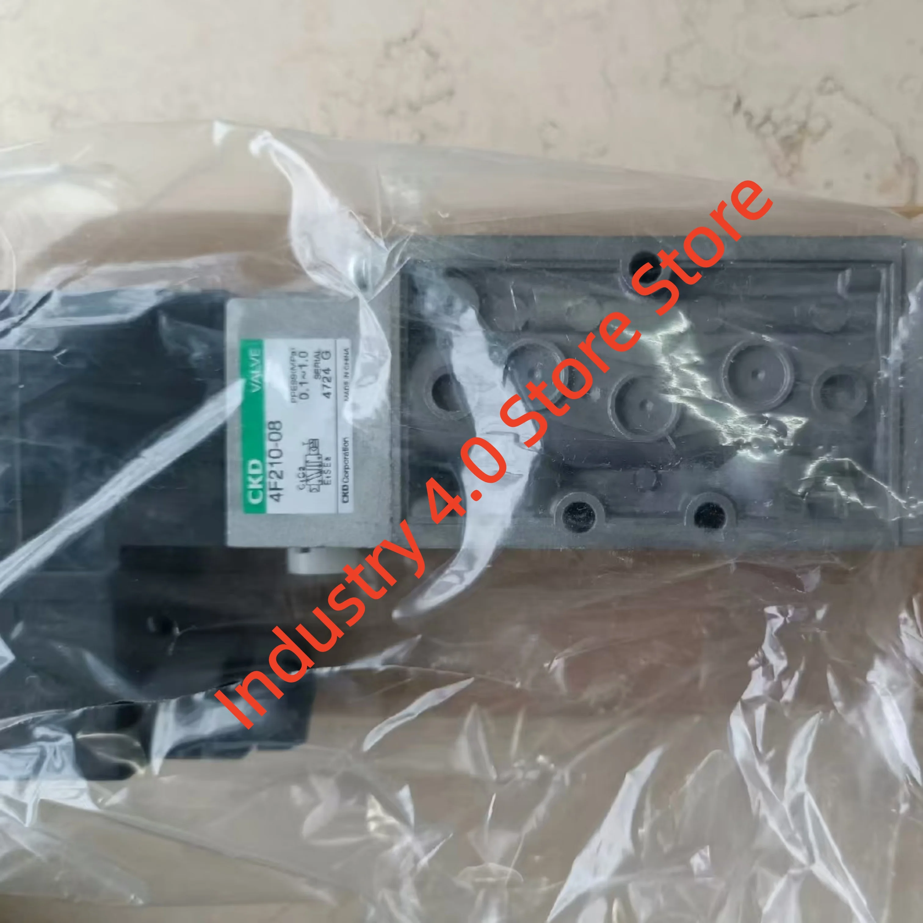 Válvula solenóide 4F210-08-DC24V original nova