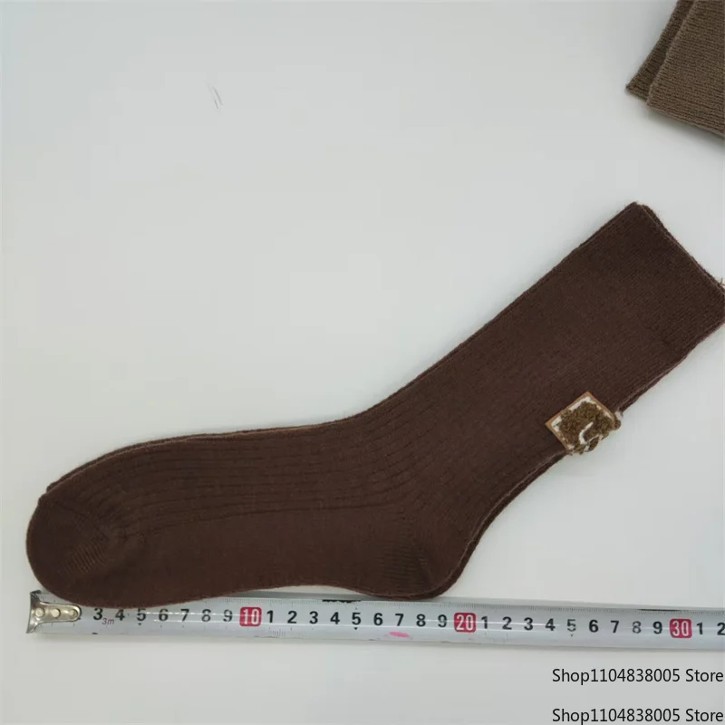 5/10 أزواج الجوارب النساء الفاخرة مصمم الكشمير الصوف جورب الصلبة الدافئة سميكة كومة المطرزة شعار منتصف العجل الإناث حذاء الثلوج الجوارب #6