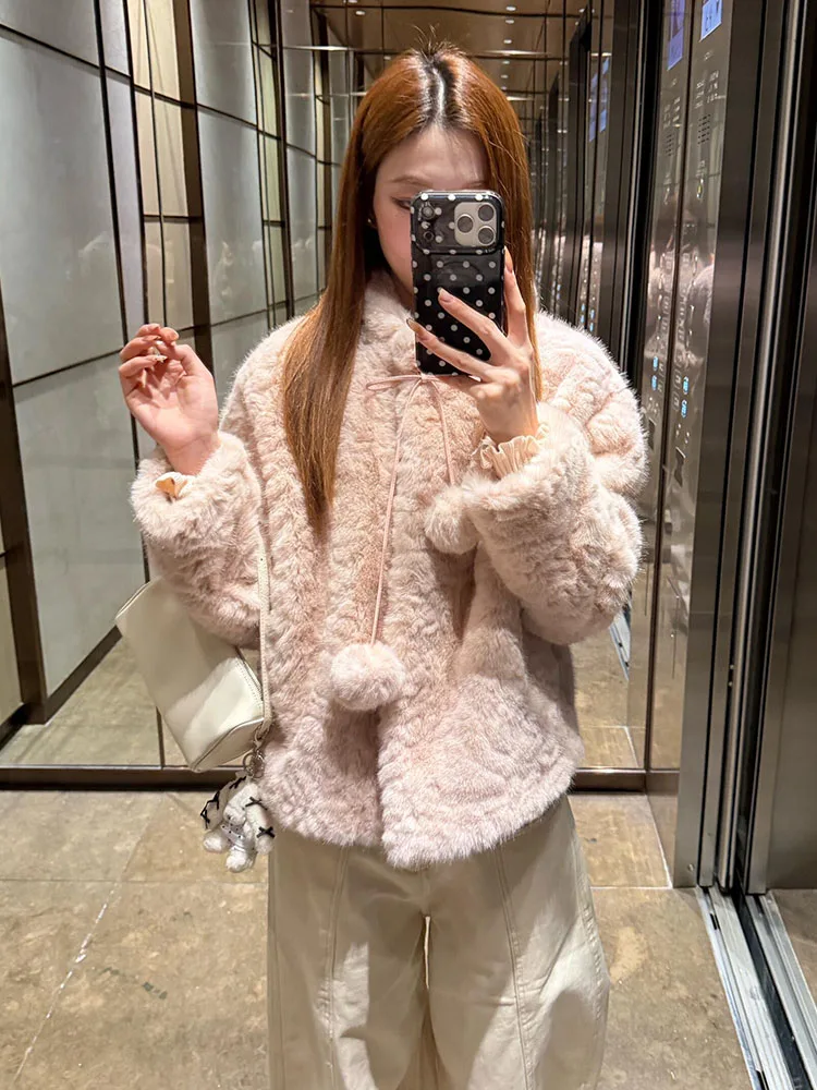 

Новая утепленная шуба из искусственного меха для женщин: модная, экологичная, из вельвета под норку, теплая, с воротником-стойкой и поясом, зимнее пальто