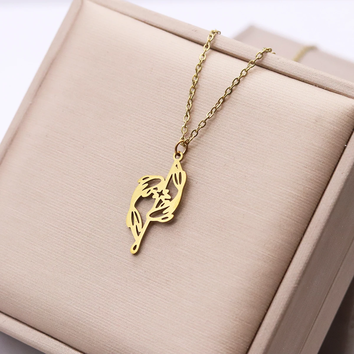 High Quality Stainless Steel Hollow Twin Koi Fish Star Necklace Gold Exquisite Pendant Choker Daily Wear Lucky Birthday Gift