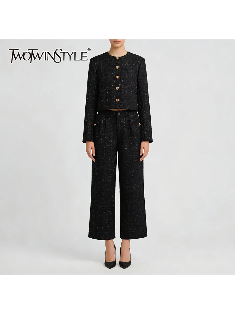 

Комплект из двух предметов TWOTWINSTYLE: топ с длинными рукавами и пуговицами из яркого шелка с лоскутным узором и брюки с высокой талией для женщин