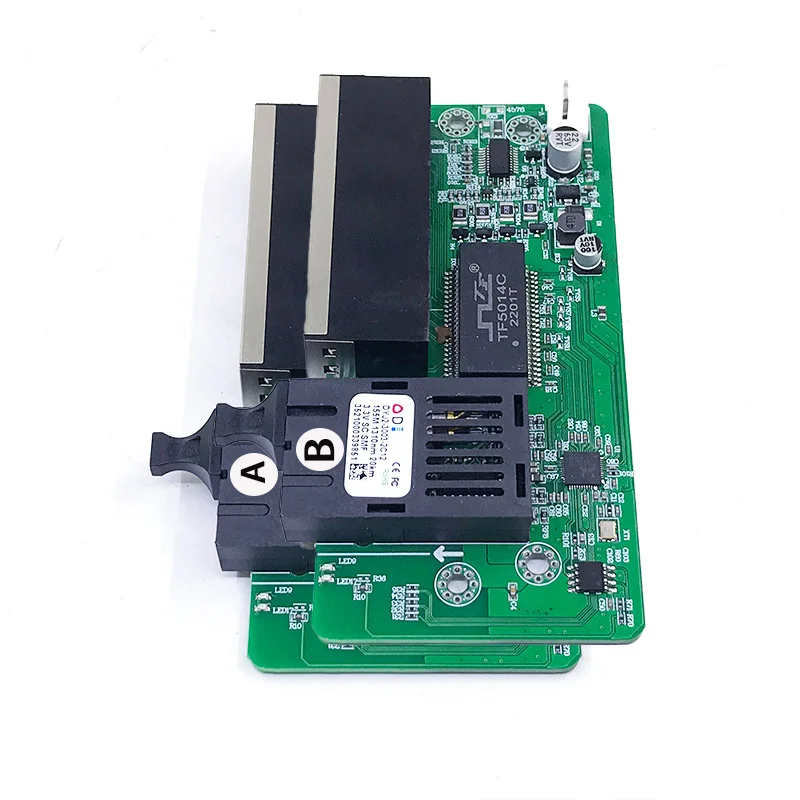โปรโตคอลมาตรฐาน802.3AF/ที่48V POE OUT/48V Poe Switch 4 10/100 Mbps POE Poort; 1 10/100 Mbps SC 20KM Poe Switch