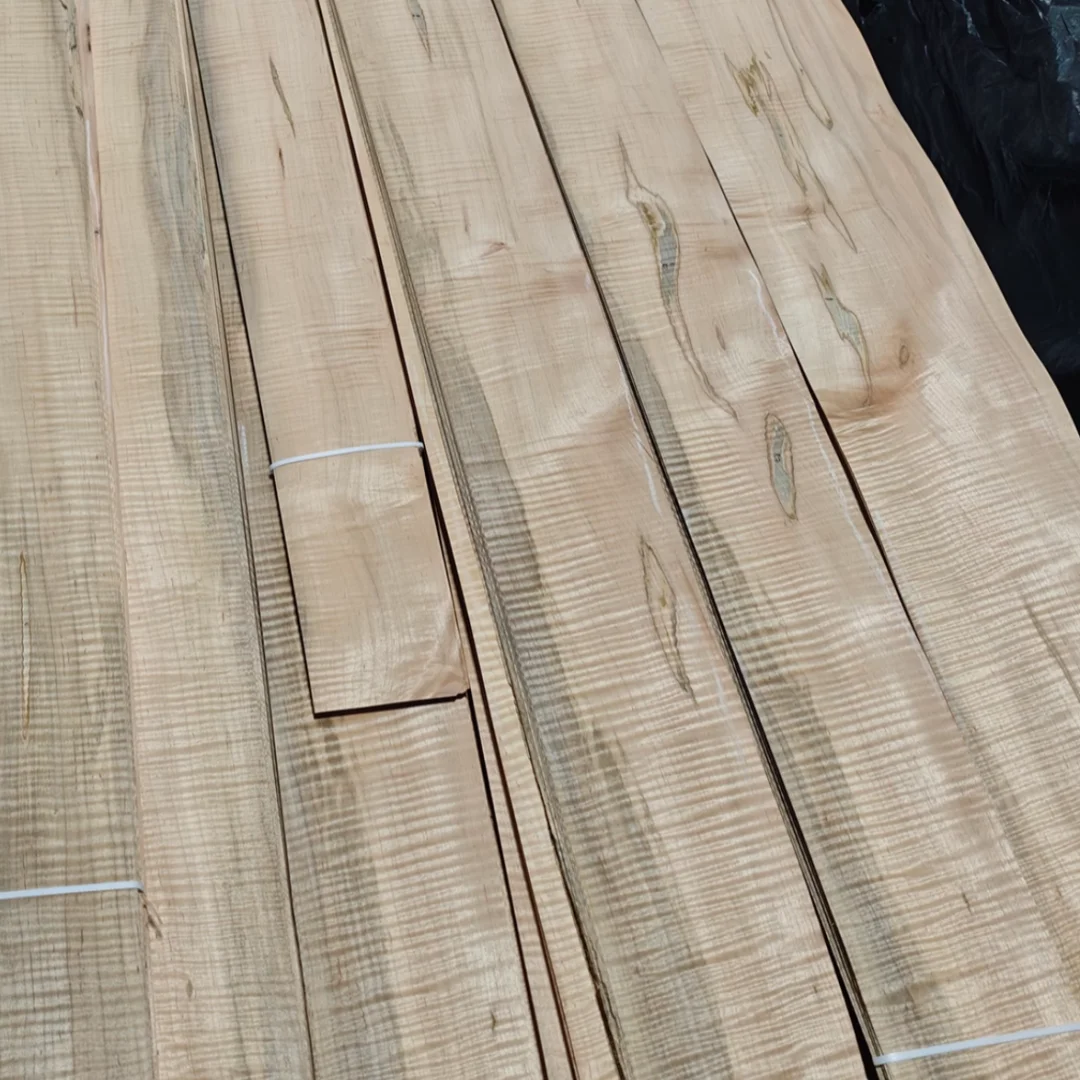 L:2.5M Lebar: 140Mm Tebal: 0.5Mm Figur Maple Bekas Luka Alami Veneer Kayu Speaker Veneer Buatan Tangan Gitar Proyek Rumah