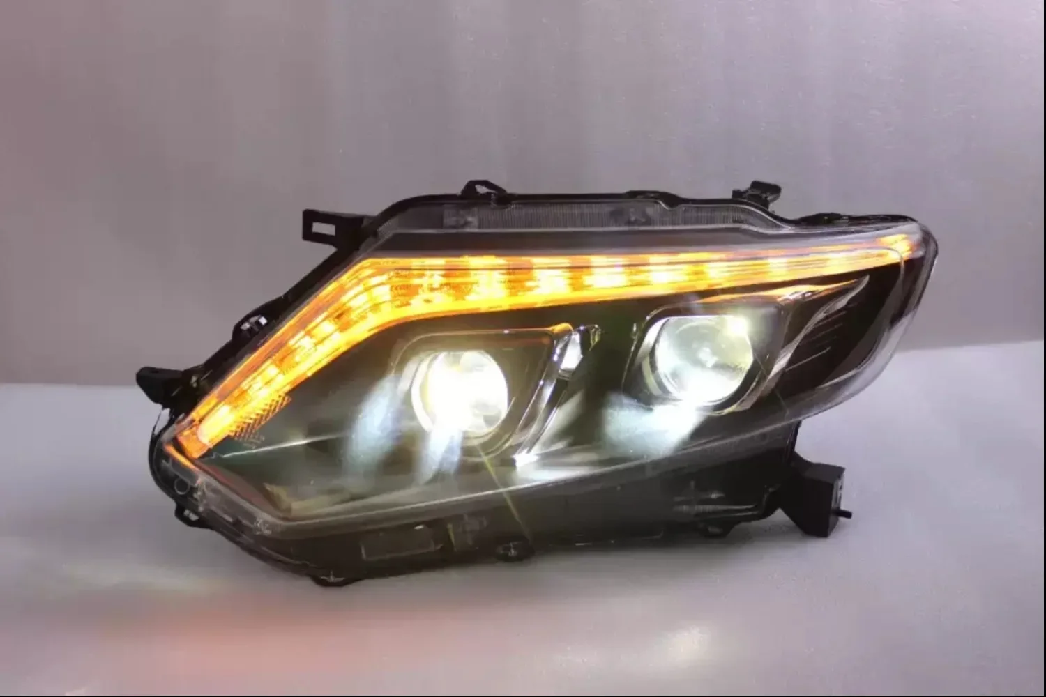 

Car Headlight assembly For Nissan X-Trail 2014-16 head lamp LED Daytime Running Light DRL