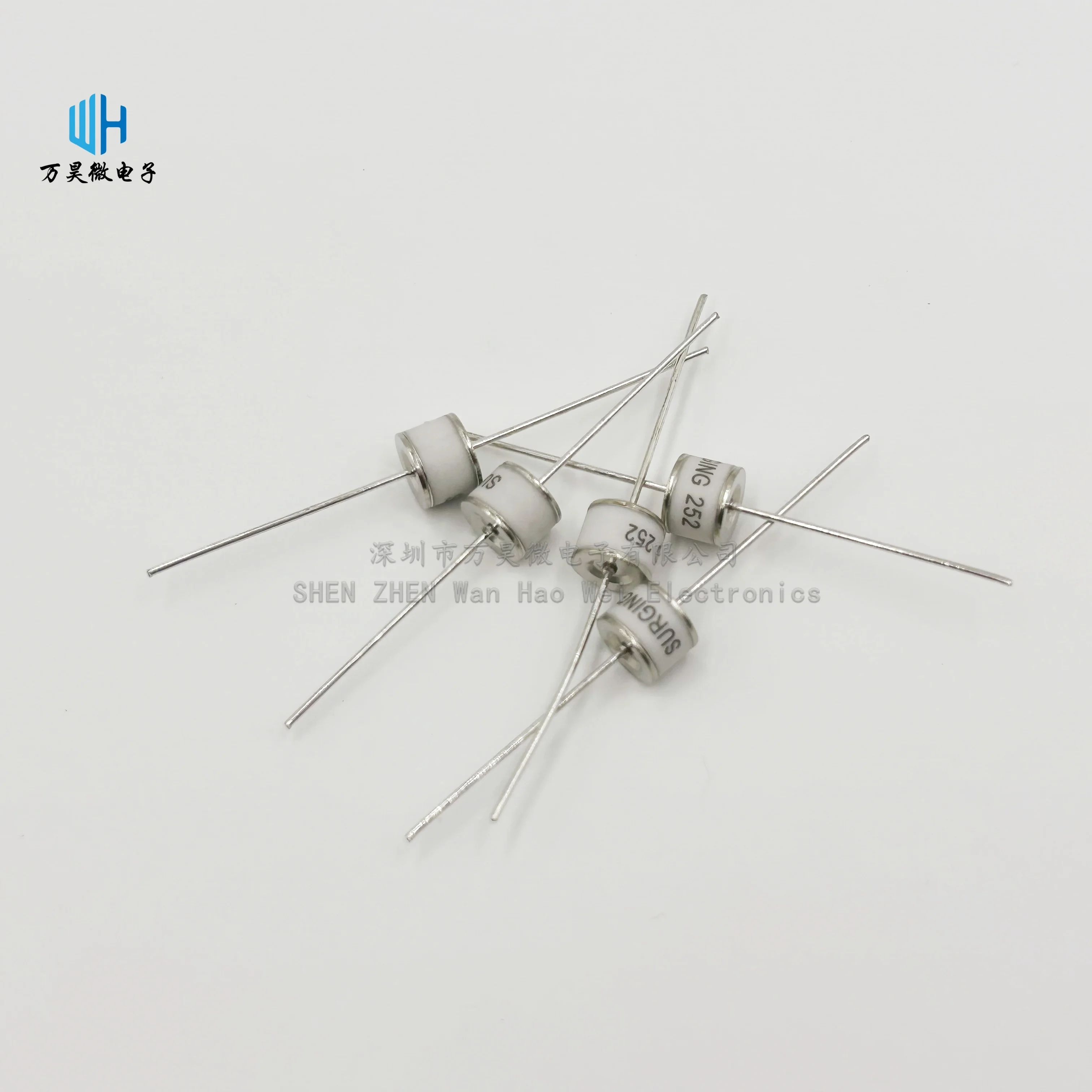10PCS/LOT 2500V ceramic gas discharge tube 8*6mm 10KA 2RM2500L-8 SXH81-252X 2R2500TB-8 SC2E8 B8G ZM86 2500V Surge protective