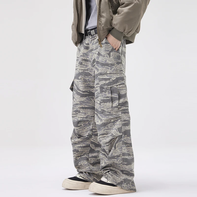 Pantaloni cargo mimetici da uomo High Street Autunno Trendy Bello Tasca grande Gamba larga Escursionismo all'aperto Combattimento Pantaloni da lavoro maschili