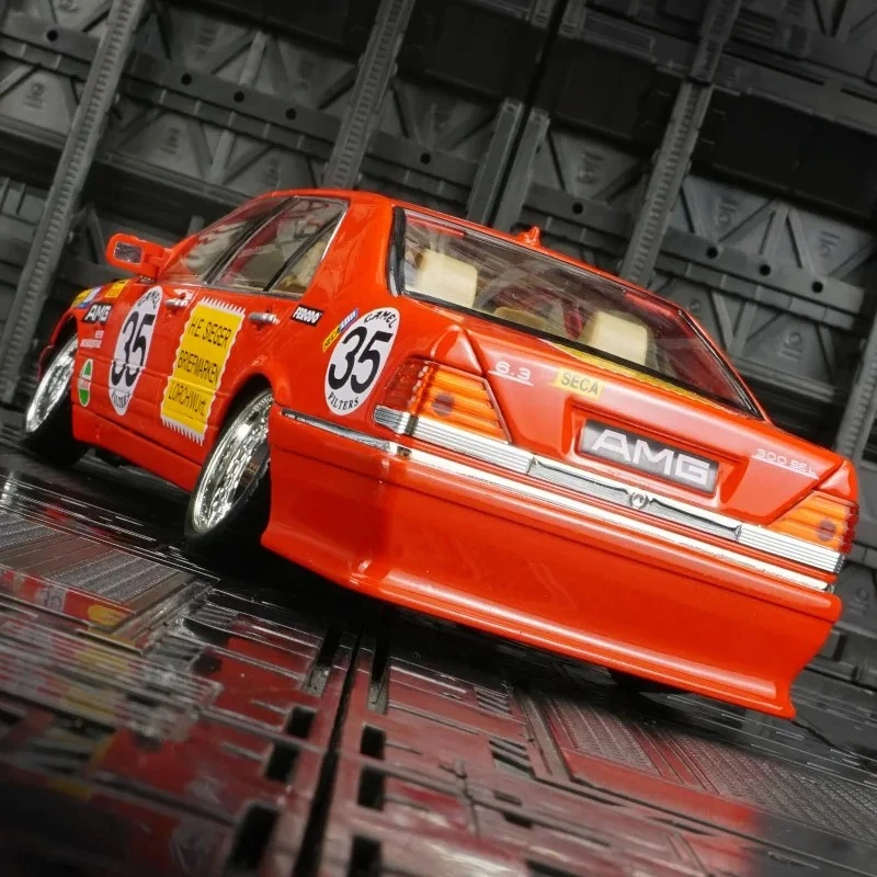 Modelo de coche de aleación Mercedes Benz W140 S320 a escala 1:24, adorno de colección, puertas y capó del motor se pueden abrir, con sonido y luz
