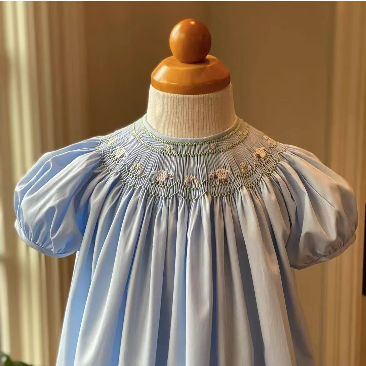 0-12Y طفلة الصيف الأزرق Smocked زهرة اليدوية التطريز خمر فستان الأميرة التركية للتصوير الفوتوغرافي للحزب A161